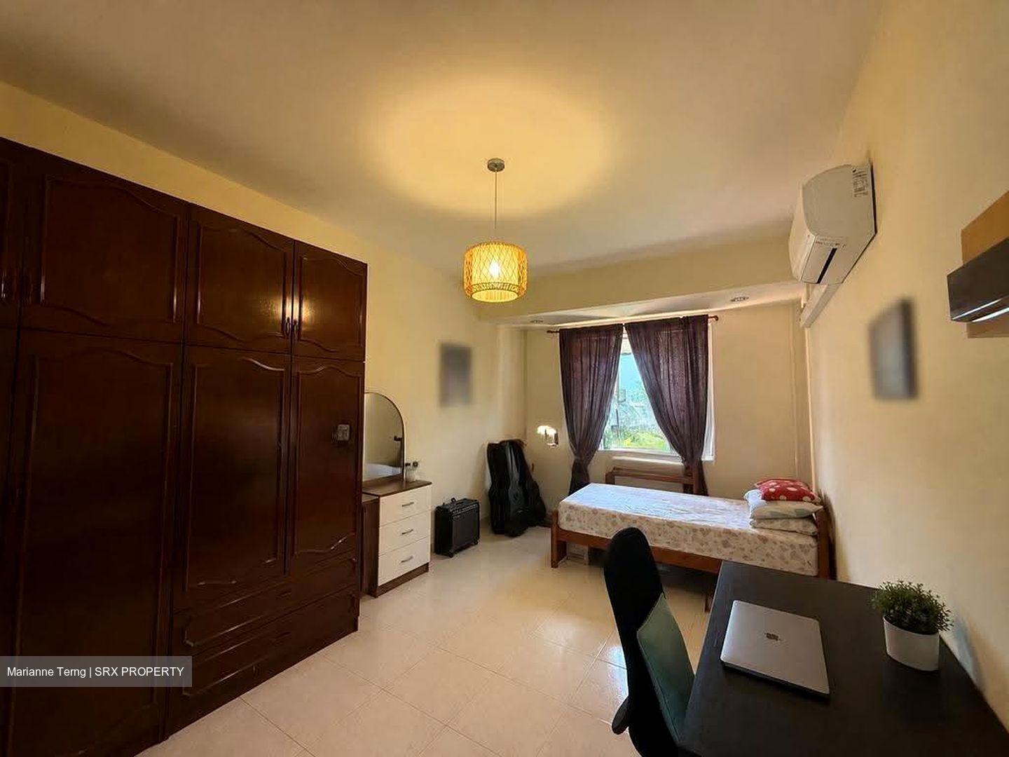 Charlton Park (D19), Semi-Detached #631444551